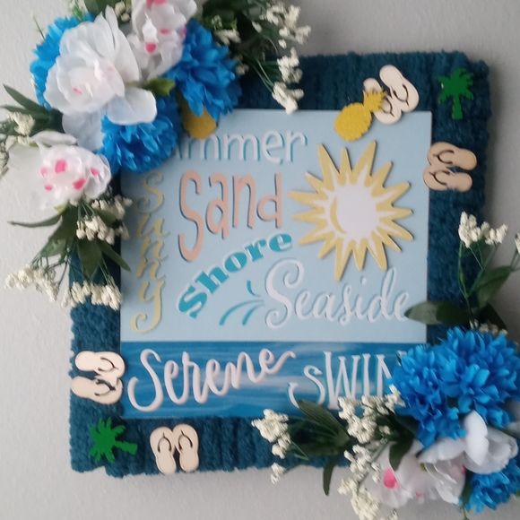 Summertime Wreath - Picture 2 of 7